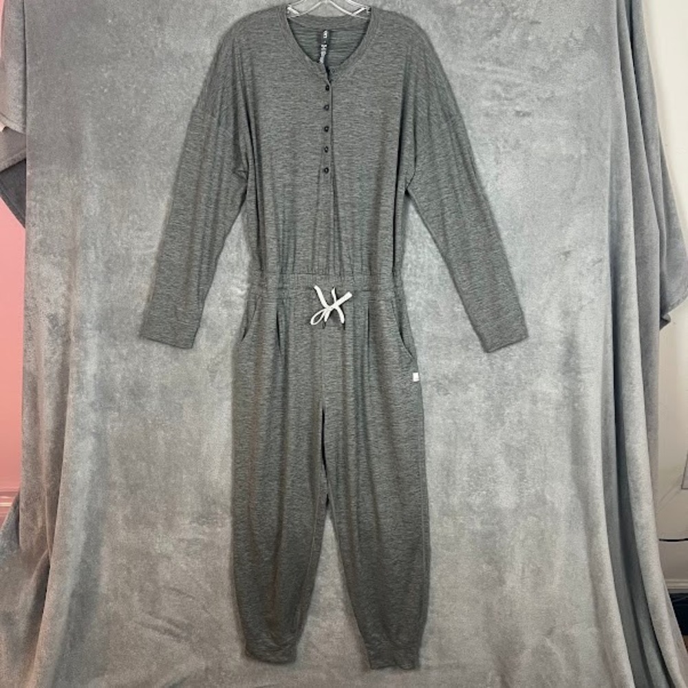 Vuori Lux Henley Jumpsuit Womens L Grey Loungewear Athleisure Stretch Comfort
